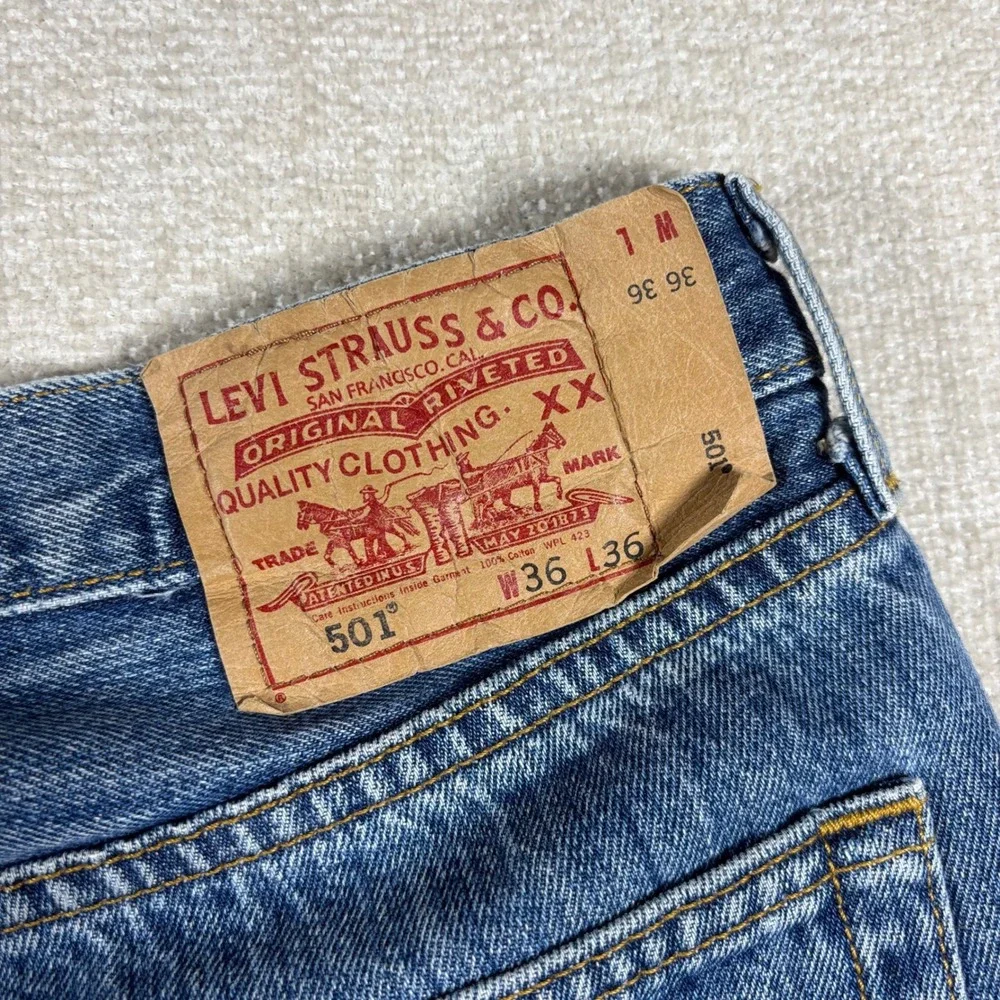 Levis 501 Mens Straight Leg Button Fly Medium Wash Denim Jeans 36x36